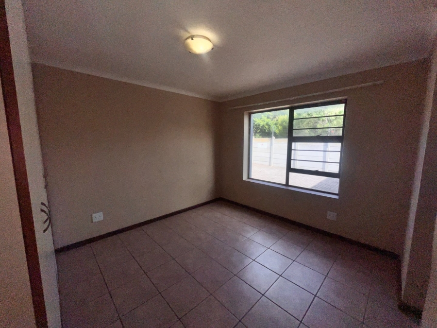 To Let 2 Bedroom Property for Rent in Aston Bay Eastern Cape